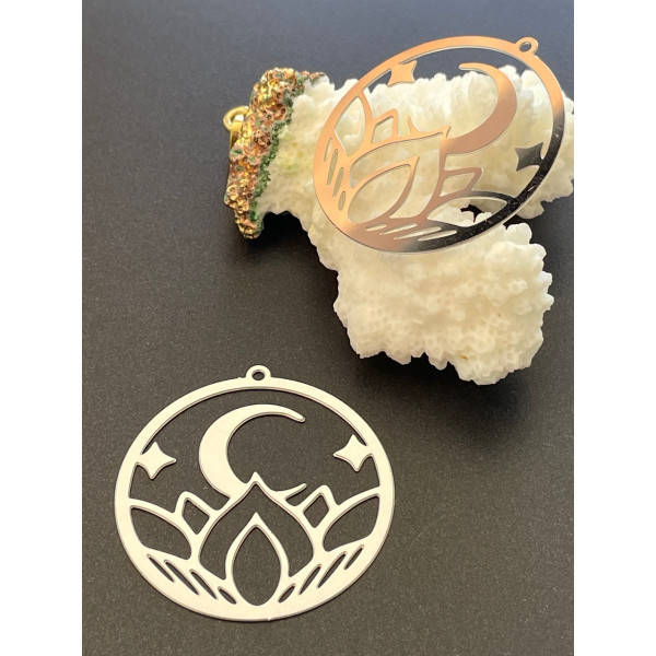 Pendentifs Estampes Fleurs de lotus et lune 38 mm – Acier Inoxydable 304 Argenté