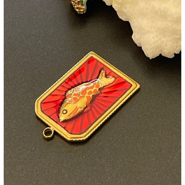 Pendentif Rectangle avec poisson 28 mm en résine émaillé – Acier Inox 304 Doré à l’or fin 18K, PVD