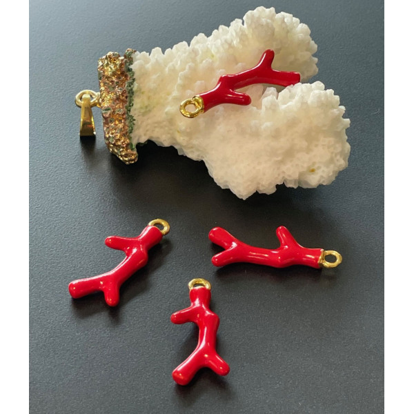 Breloques Pendentifs Corail 26mm Résine Rouge Émaillée sur Base Dorée