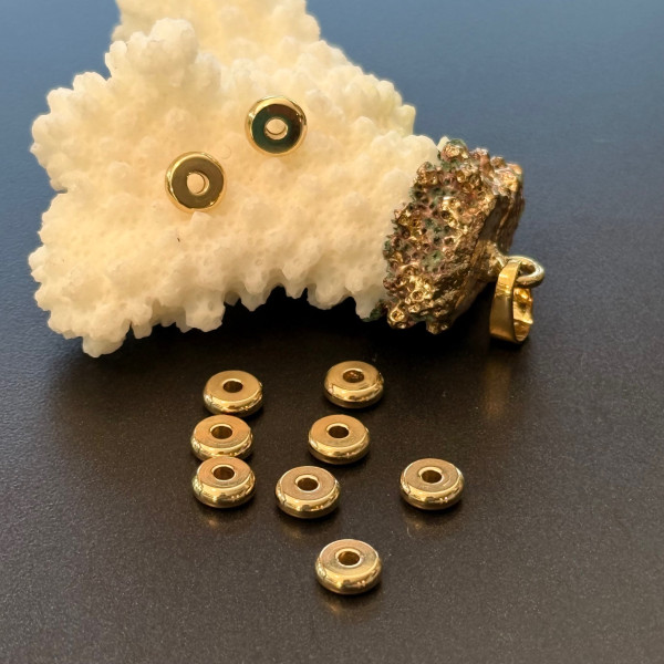 Perles Intercalaires Rondelles 5 par 2 mm – Acier Inoxydable 304 Doré à l’or fin 18K