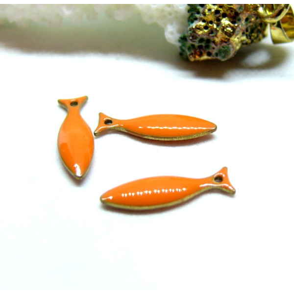 Pendentifs Poisson Sardine 15mm Résine Émaillée Orange Métal Placage Doré