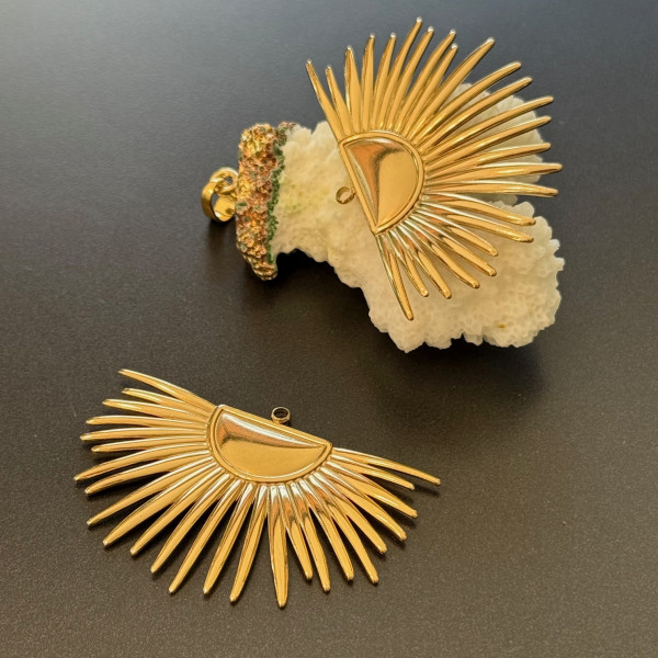 Pendentif Éventail Demi Soleil 50 mm – Acier Inoxydable 304 Doré, Placage Ionique