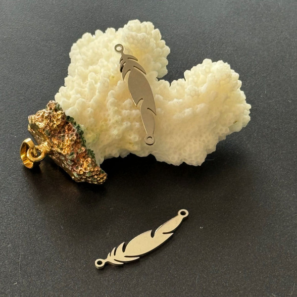 Pendentifs Connecteurs Plumes 29 mm – Acier Inoxydable 304 Argenté