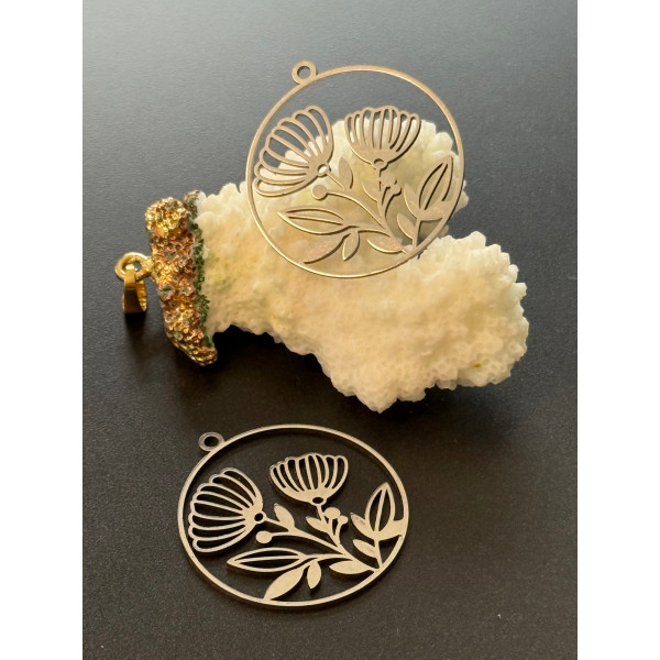Pendentifs Fleurs dans cercle 30 mm – Acier Inoxydable 304 Argenté