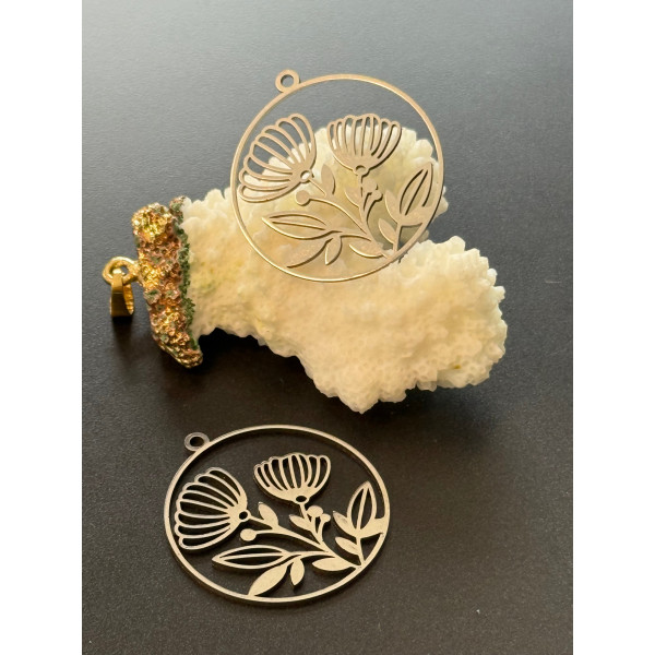 Pendentifs Fleurs dans cercle 30 mm – Acier Inoxydable 304 Argenté