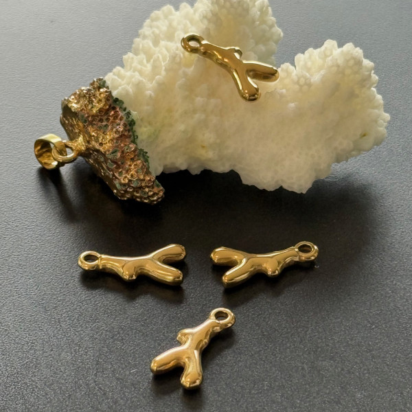 Pendentifs Corail 18mm – Acier Inoxydable 304 Doré, Placage Ionique