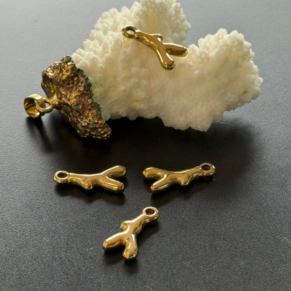 Pendentifs Corail 18mm – Acier Inoxydable 304 Doré, Placage Ionique