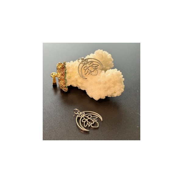 Pendentifs Fleur de Lotus Lune 19.5mm – Acier Inoxydable Argenté