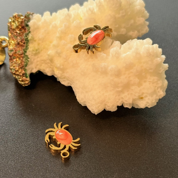 Pendentif – Crabe 3D 13 mm – Acier Inoxydable Doré