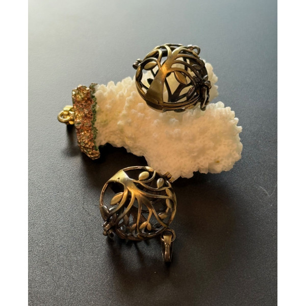 Pendentif, Cage pour Perle BOLA Grossesse 18 mm ou Boule de Parfum – Métal Bronze