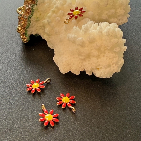 Pendentifs Fleurs résine émaillée 10 mm – Acier Inoxydable 304 Doré, Placage IONIQUE