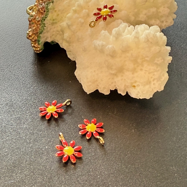 Pendentifs Fleurs résine émaillée 10 mm – Acier Inoxydable 304 Doré, Placage IONIQUE