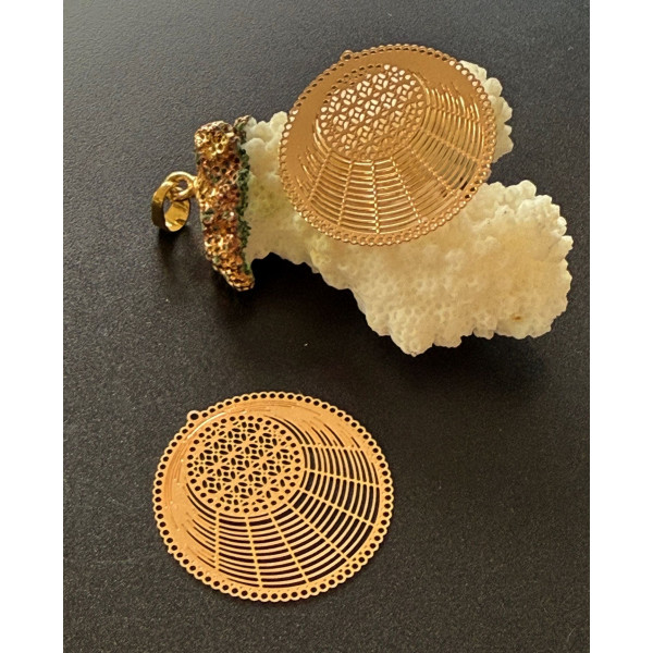 Estampes Pendentif  Filigrane Cercle 30mm, laiton Doré