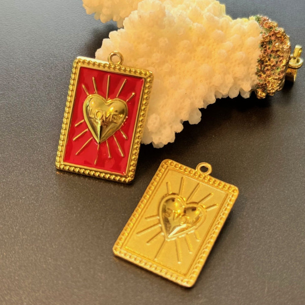 Pendentif Rectangle avec Cœur en Résine – Acier Inoxydable 304 Doré à l’or fin 18K, Placage IONIQUE