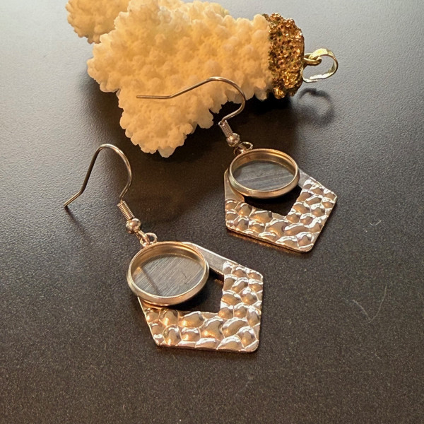 Supports de Boucles d’oreilles Polygone martelé 12 mm – Acier Inoxydable 304 Argenté