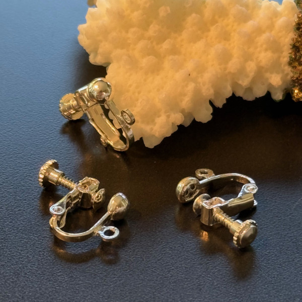 PS110102805 – Lot de 2 ou 4 Boucles d'oreille Clip à vis avec attache – Cuivre couleur Argent Vif