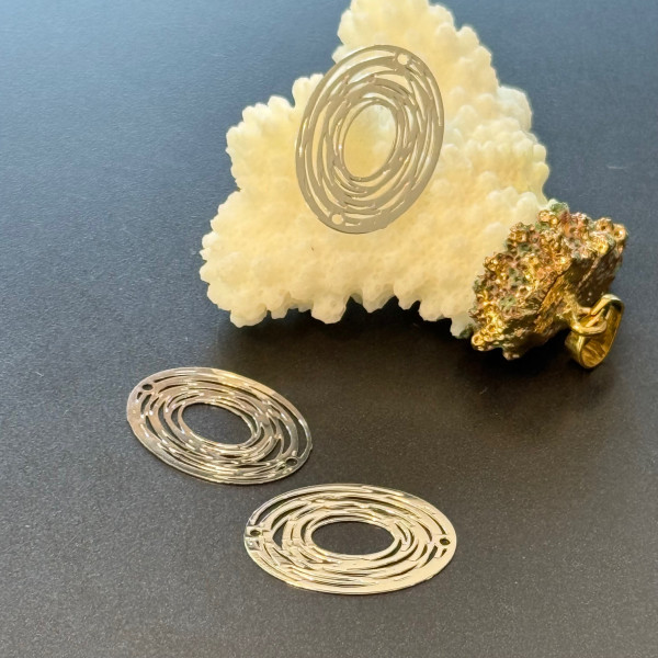 H11T00127P – Lot de  4 Estampes Pendentif Filigrane Ovale 23x17mm – Métal Argenté