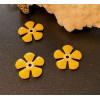 Perles intercalaires Fleur style vintage 13 mm – Résine Émaillée JAUNE