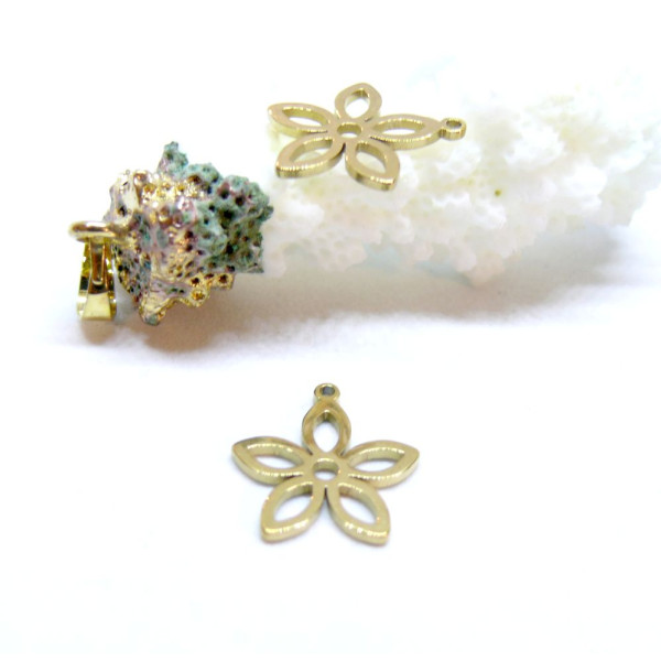 Pendentifs Fleurs 16 mm – Acier Inoxydable Doré à l’or fin 18K, PVD