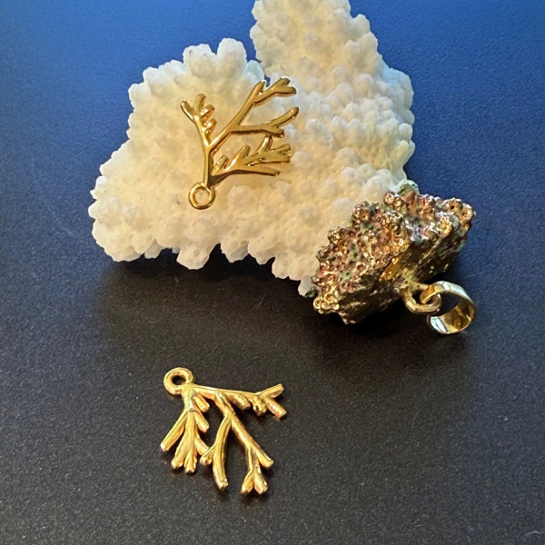 Pendentif Corail 21mm – Acier Inoxydable 304 Doré à l’or fin 18K, Placage IONIQUE