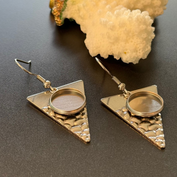 Supports de Boucles d’oreilles Triangle martelé 12 mm – Acier Inoxydable 304 Argenté