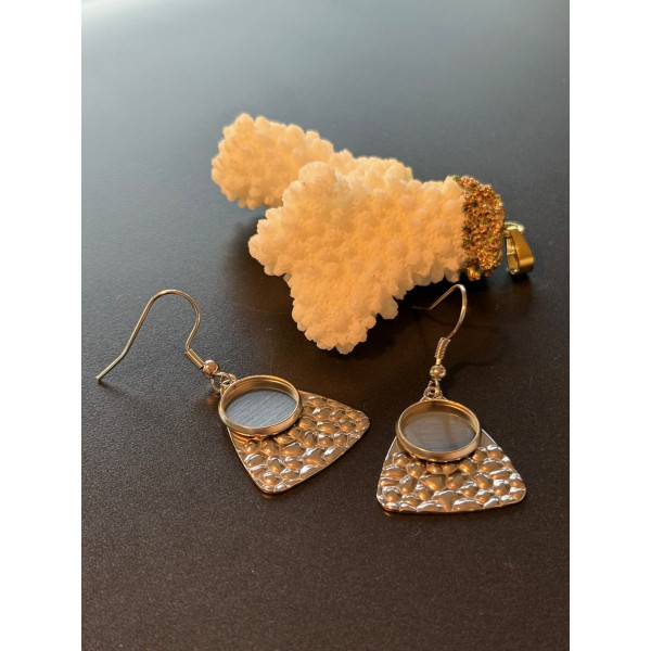 Supports de Boucles d’oreilles Triangle martelé 12 mm – Acier Inoxydable 304 Argenté