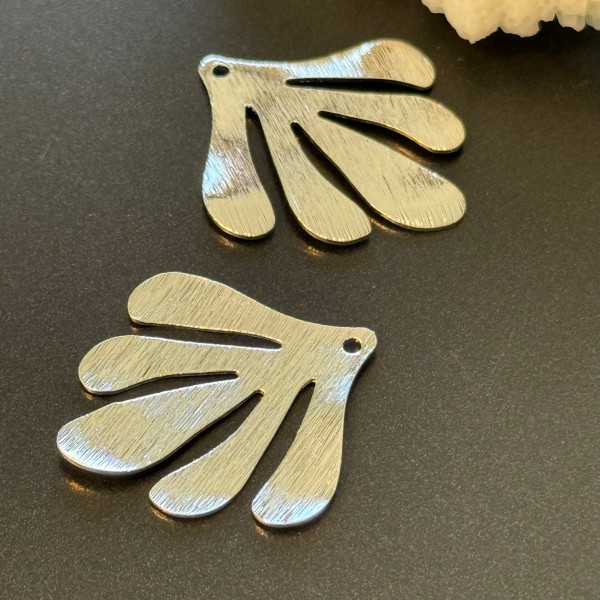 Pendentifs Texturés Feuille 31 mm – Laiton Finition Argent 925