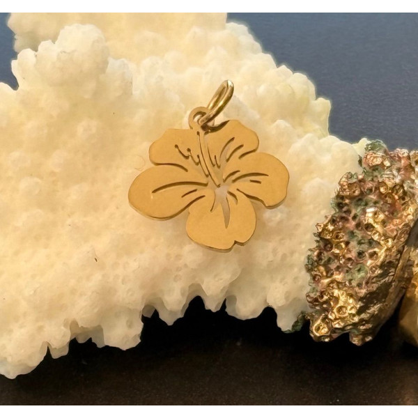 Pendentif avec anneau  Fleur d’Hibiscus 14 mm – Acier Inoxydable 304 Doré à l’Or Fin 18K, Placage Ionique