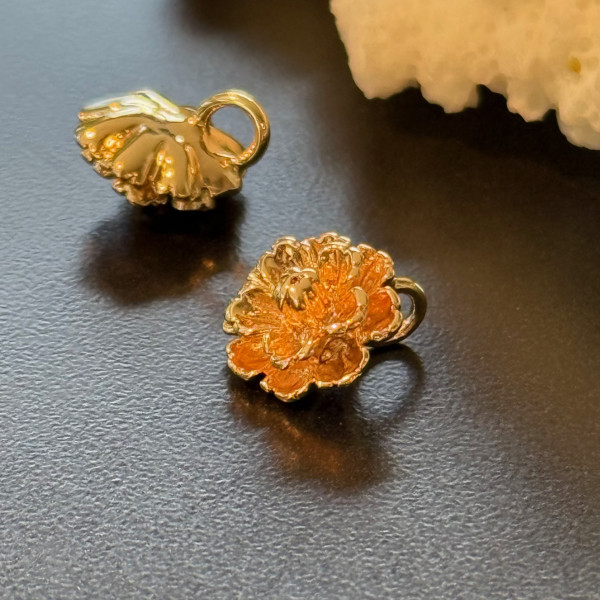 Pendentifs Fleur 3D 11 mm – Laiton Doré à l’Or Fin 18K