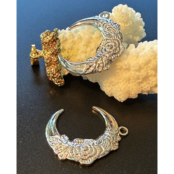 Pendentifs Lune avec Fleurs 30 mm – Acier Inoxydable Argenté