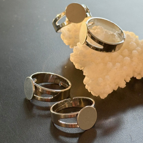 Supports de Bague Plateau Lisse 10mm Anneau Double – Laiton Argent Platine