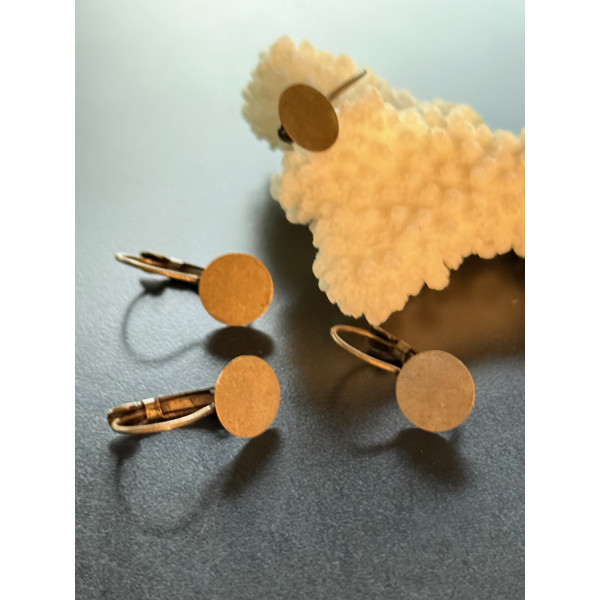 Boucles d’Oreille Dormeuse Plateau Lisse 10mm – Laiton Bronze