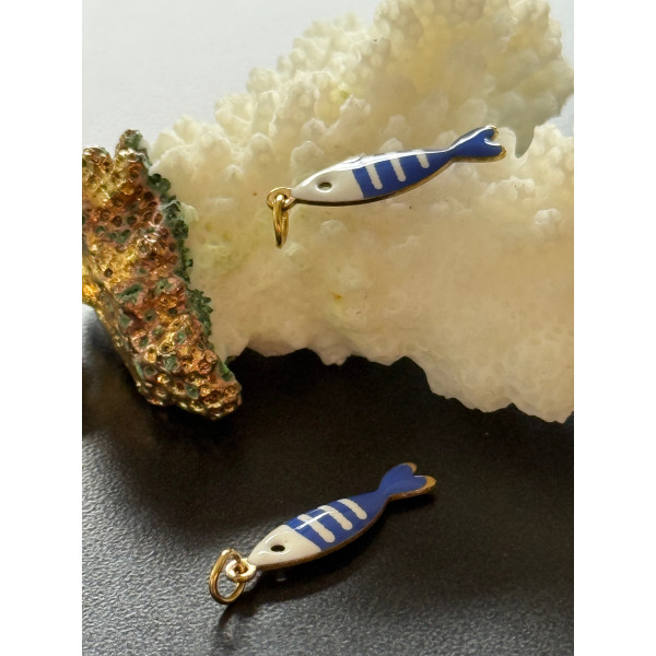 Pendentif avec anneau Poisson Émaillé 18,5 mm – Acier Inoxydable 304 Doré à l’or fin 18K, IONIQUE