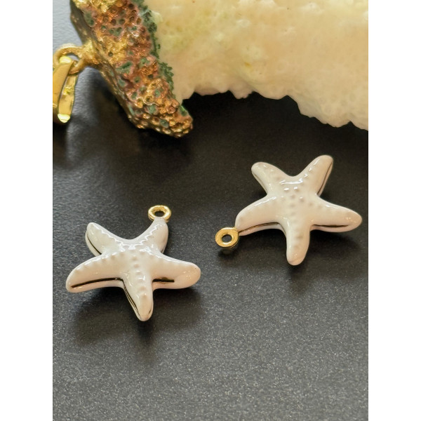 Pendentif Étoile de Mer style résine emaillé Blanc 16mm – Acier Inoxydable 304 Doré à l’Or Fin 18K