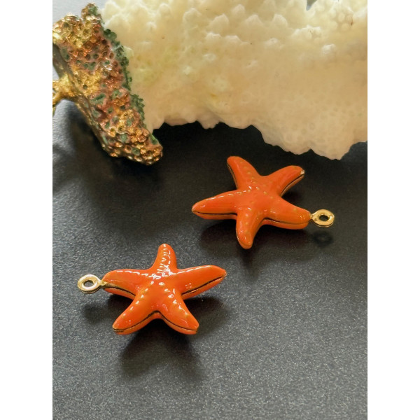 Pendentif Étoile de Mer style résine emaillé Orange 16mm – Acier Inoxydable 304 Doré à l’Or Fin 18K