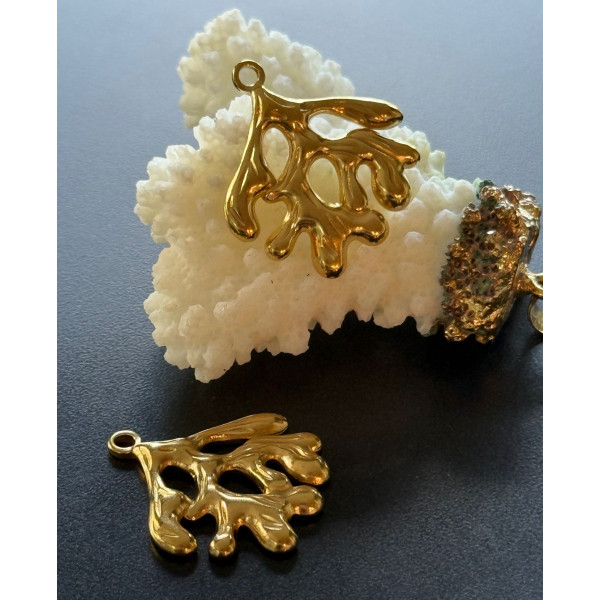 Pendentif Corail 26 mm – Acier Inoxydable Doré à l’Or Fin 18K, Placage Ionique