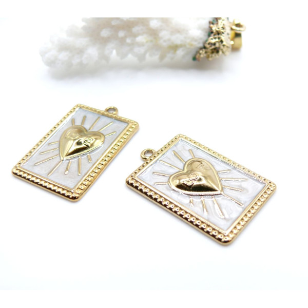 Pendentif Rectangle Love avec Cœur en Résine – Acier Inoxydable 304 Doré à l’or fin 18K, Placage IONIQUE