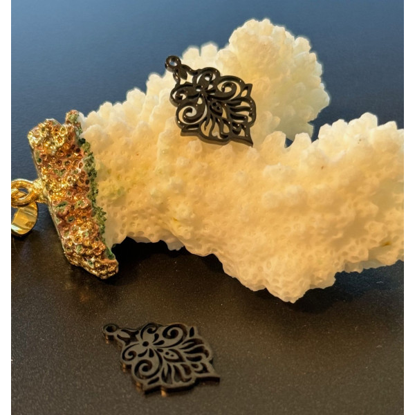 Pendentifs Arabesque 17 mm – Acier inoxydable 304, finition NOIR