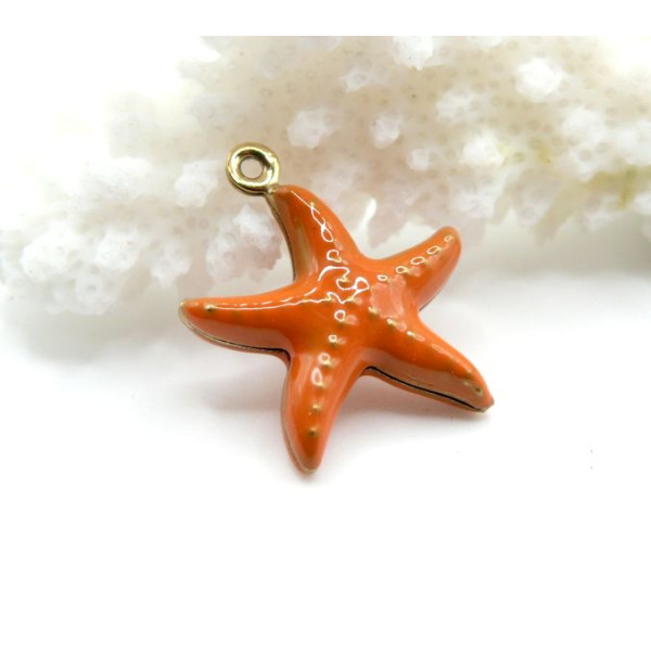 Pendentif Étoile de Mer style résine emaillé Orange 16mm – Acier Inoxydable 304 Doré à l’Or Fin 18K