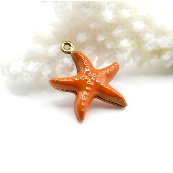 Pendentif Étoile de Mer style résine emaillé Orange 16mm – Acier Inoxydable 304 Doré à l’Or Fin 18K