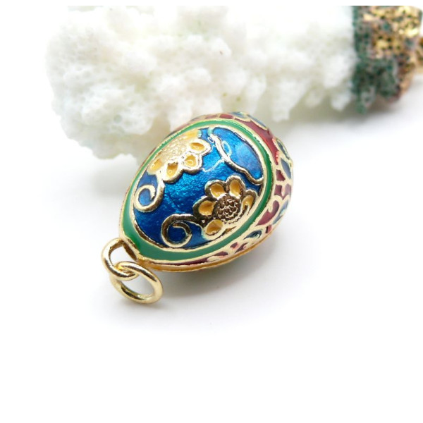 Pendentif Oeuf Résine Émaillée 28mm – Laiton Doré à l’Or Fin 18K