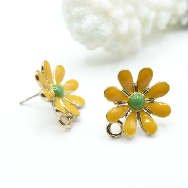 Boucles d’oreille clou puce Grande Fleur émaillée Jaune métal doré