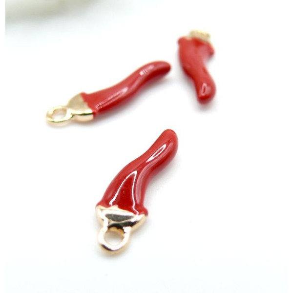 Pendentifs Chili Piment Rouge 15mm – Résine Émaillée & Métal Doré