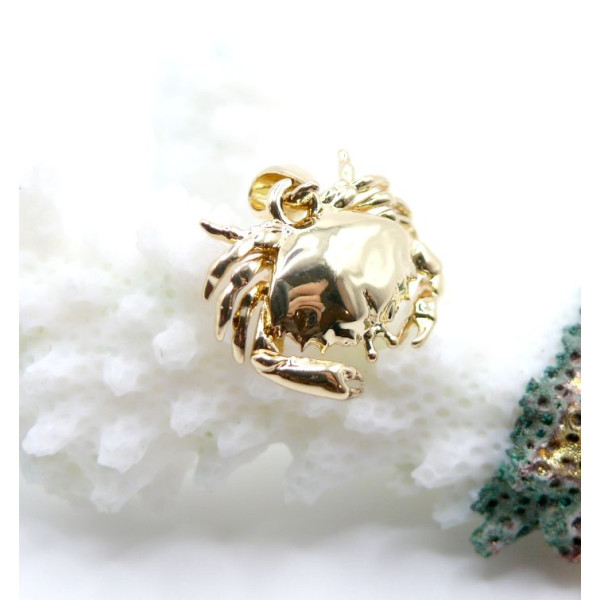Pendentif avec bélière – Crabe 3D 17 mm – Laiton Doré à l’or fin 18K