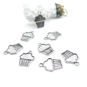 Pendentifs Breloques Gourmandises Cup Cakes Métal Argent Antique