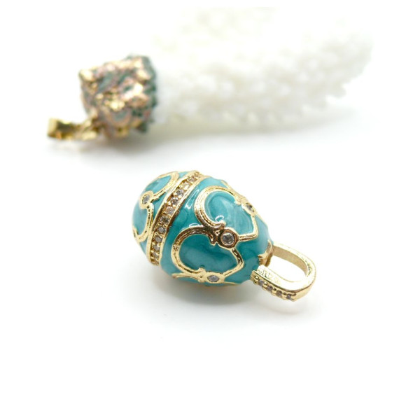Pendentif Oeuf Résine Émaillée 23mm – Laiton Doré à l’Or Fin 18K