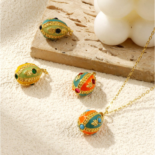 Pendentif Oeuf Résine Émaillée  et strass 24mm – Laiton Doré à l’Or Fin 18K