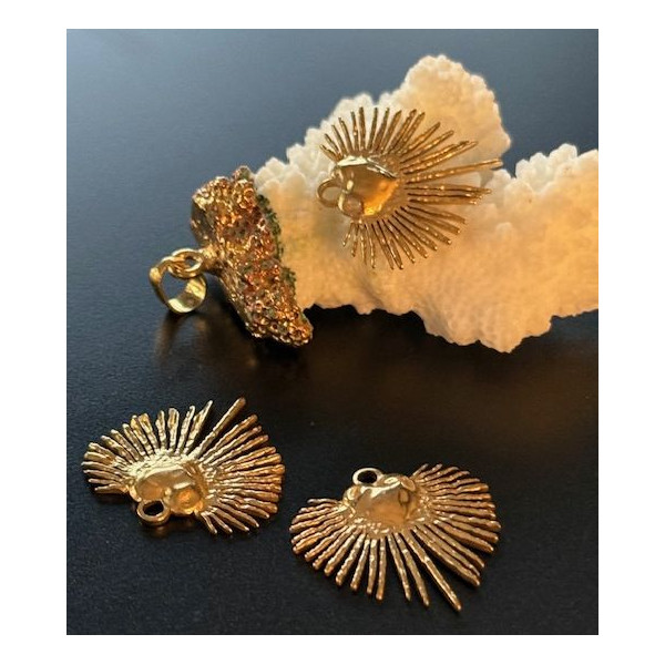 Pendentif Cœur Soleil  24mm – Acier Inoxydable 304 Doré à l'or fin 18K