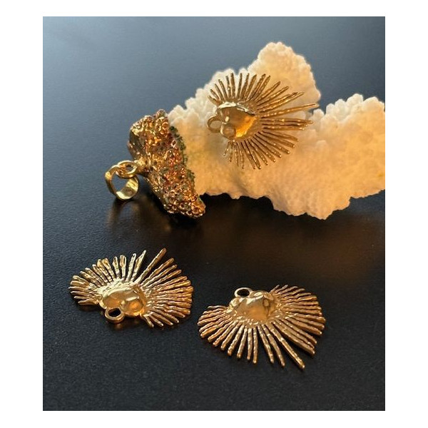 Pendentif Cœur Soleil  24mm – Acier Inoxydable 304 Doré à l'or fin 18K