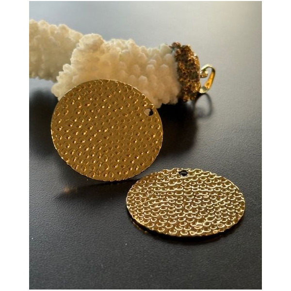 Pendentif Pétale Texturé Martelé 30mm – Acier Inoxydable Doré à l'or fin 24K, IONIQUE